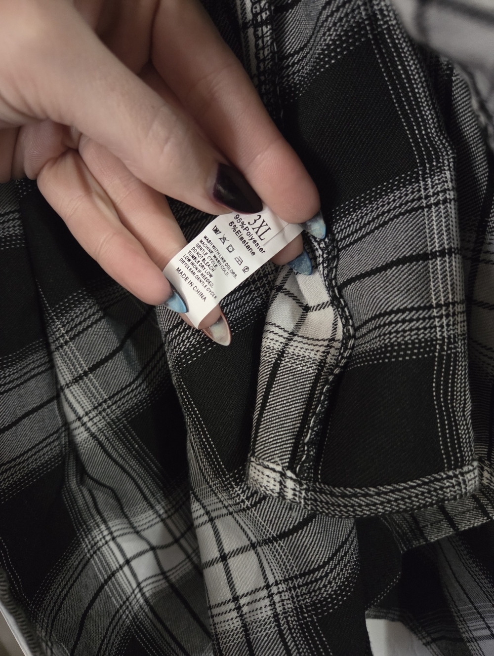Black & White Plaid Asymmetrical Tie-Waist Skirt - Picture 3 of 3